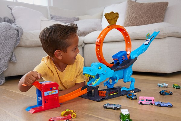 Foto van speelgoed Hot_Wheels_City_TRex_ChompDown_Mattel_lifestyle_01HKX4.jpg